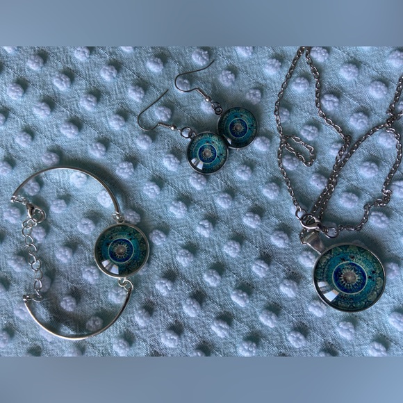 necklace set💙 - Picture 2 of 3